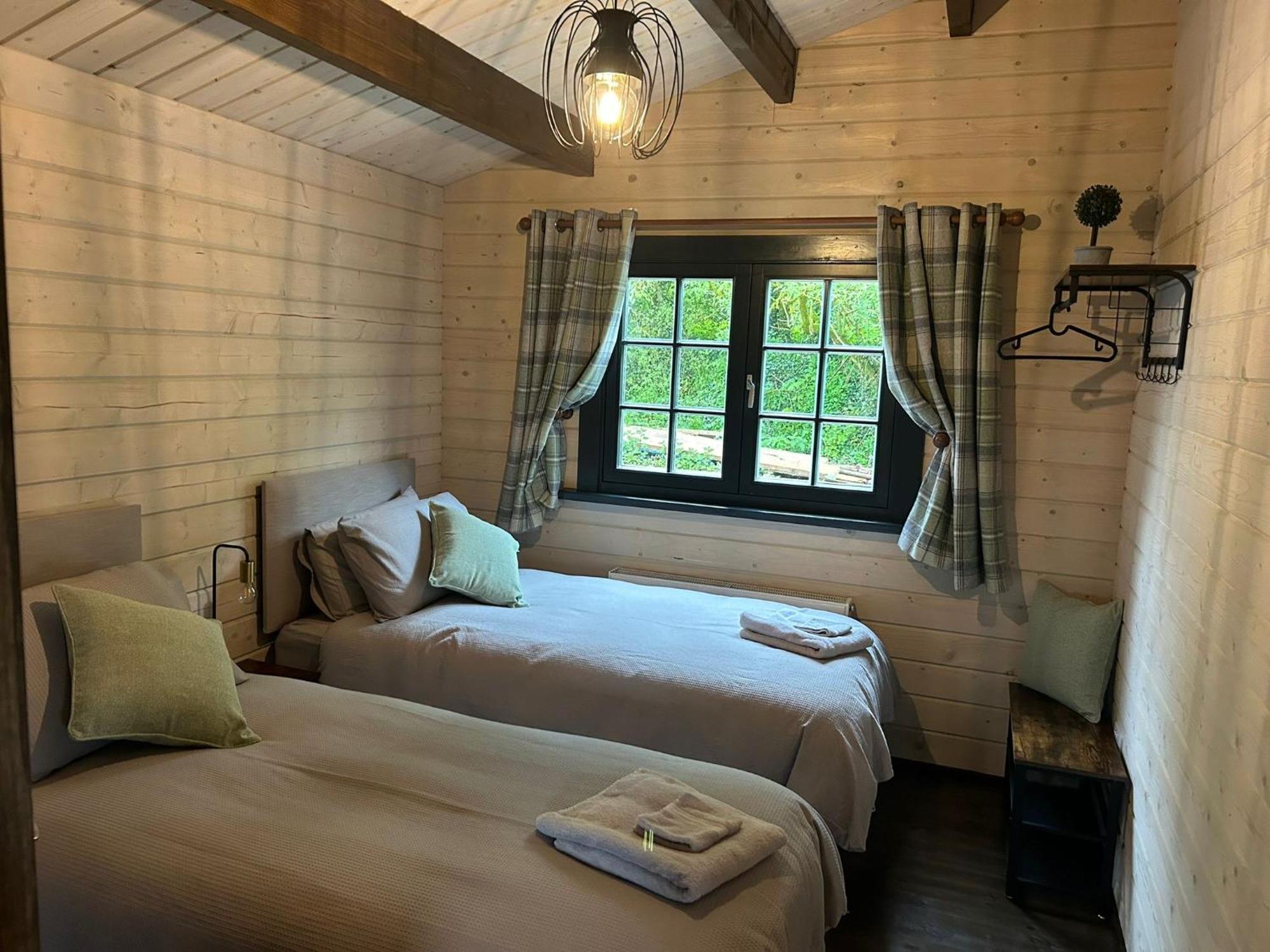 Little Rock Retreat Log Cabin With Hot Tub Castletown Geoghegan Exterior foto